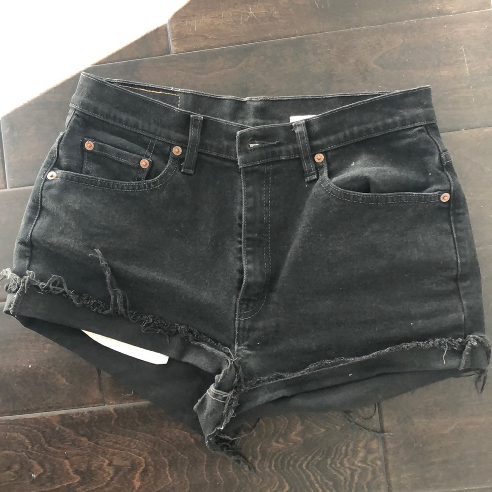 Levi’s High Waisted Black Shorts